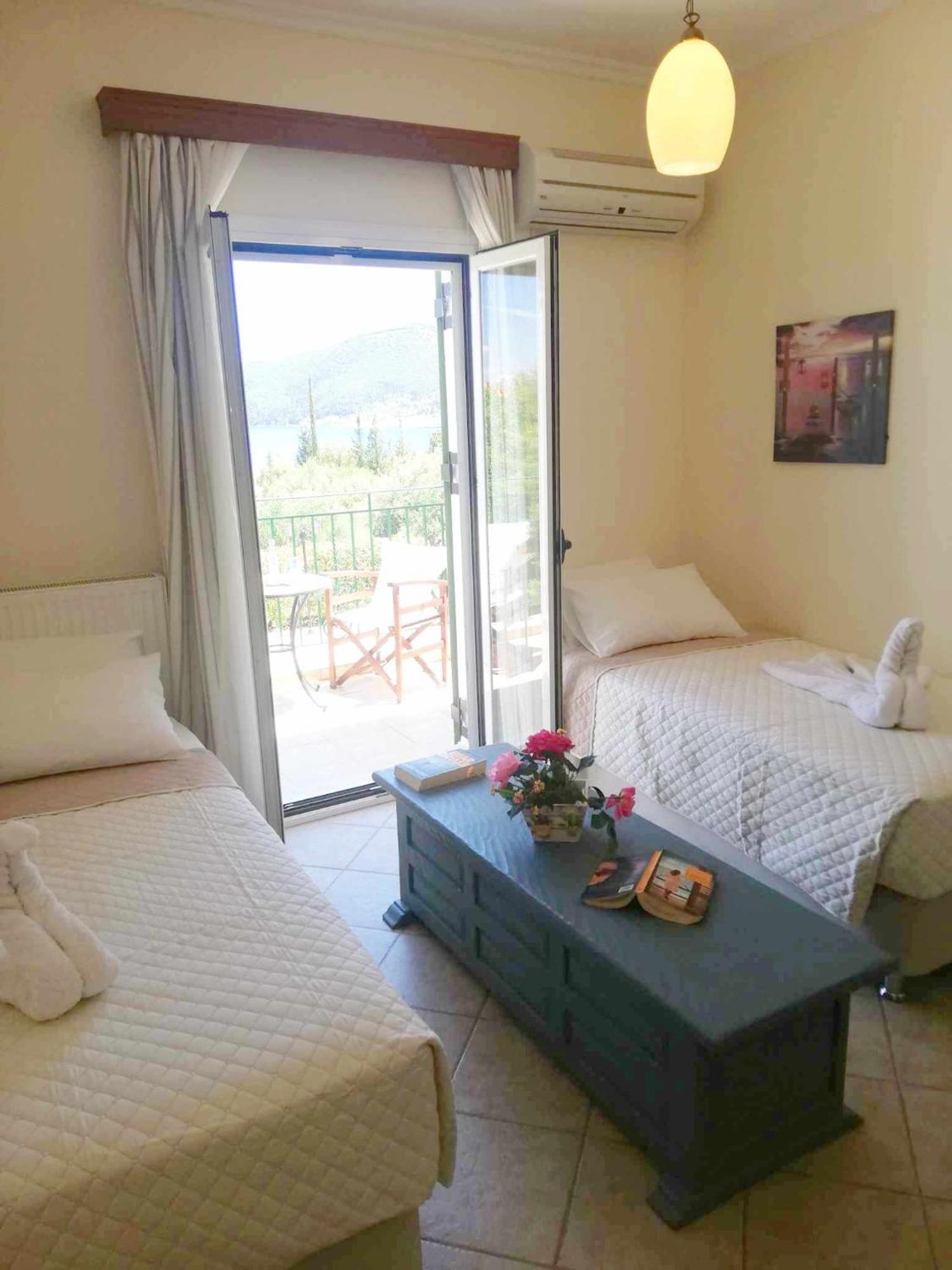 Iliachtides Villas Karavomylos Buitenkant foto
