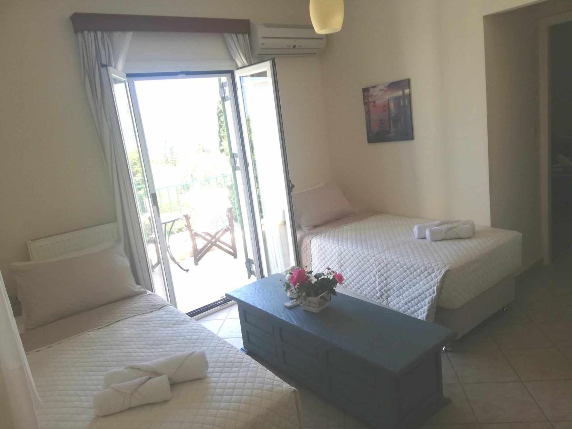 Iliachtides Villas Karavomylos Buitenkant foto